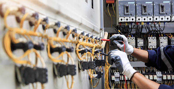 Professional Electrician technician working in Smyrna, DE